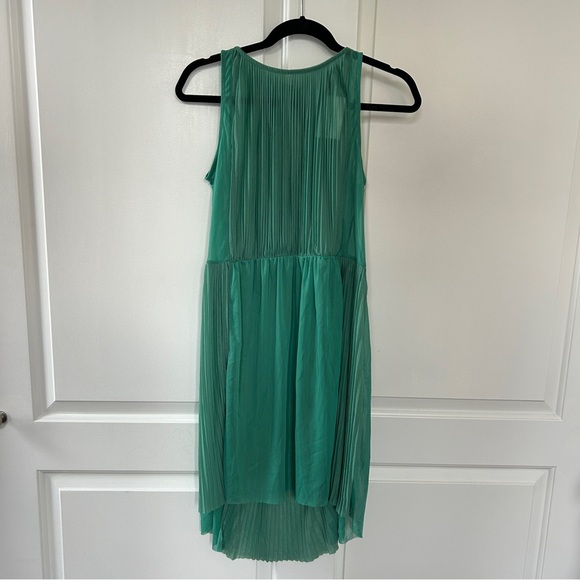 NWT H&M Sheer Pleated Sleeveless High-Low Dress Green Size 6 NWT - Picture 1 of 5